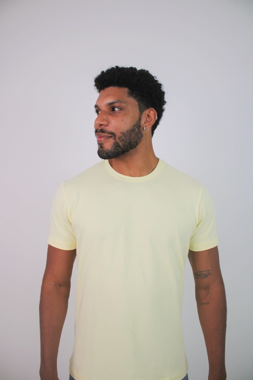 IMG_8019 Grande Camiseta Pima – Summer Field - Butter Yellow - Imagem 1