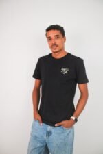 Camiseta “Sunrift Adventures” Preta - Imagem 5