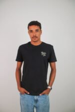 Camiseta “Sunrift Adventures” Preta - Imagem 4