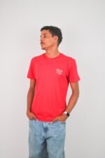 Camiseta “Sunrift Adventures” Vermelha - Imagem 4