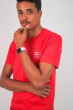 Camiseta “Sunrift Adventures” Vermelha - Imagem 3