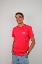 Camiseta “Sunrift Adventures” Vermelha - Imagem 2