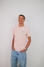 Camiseta “Sunrift Adventures” Bege - Imagem 5