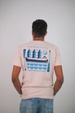 Camiseta “Sunrift Adventures” Bege - Imagem 3